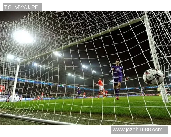 足球明星帽子戏法背后的年龄秘密与职业生涯的精彩瞬间分析