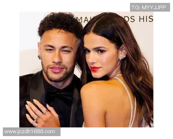 足球明星的女友们：那些令人艳羡的偶像情缘揭秘