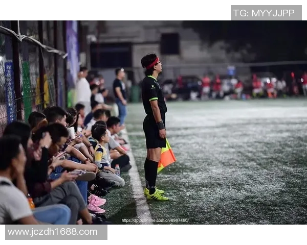 足球明星夜场狂欢视频曝光引发粉丝热议与期待